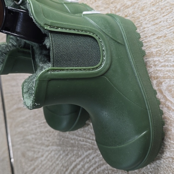 Bearpaws Green Chelsea Rain Boots with Faux-Fur Lining - Picture 8 of 13